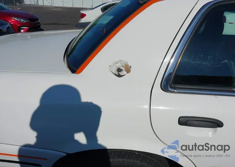 2010 Ford Crown Victoria Police/Police Interceptor из США, поврежденный, VIN 2FABP7BV4AX138879